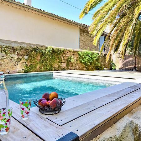 Awesome Apartment In Pujaut With Swimming Pool Exterior foto
